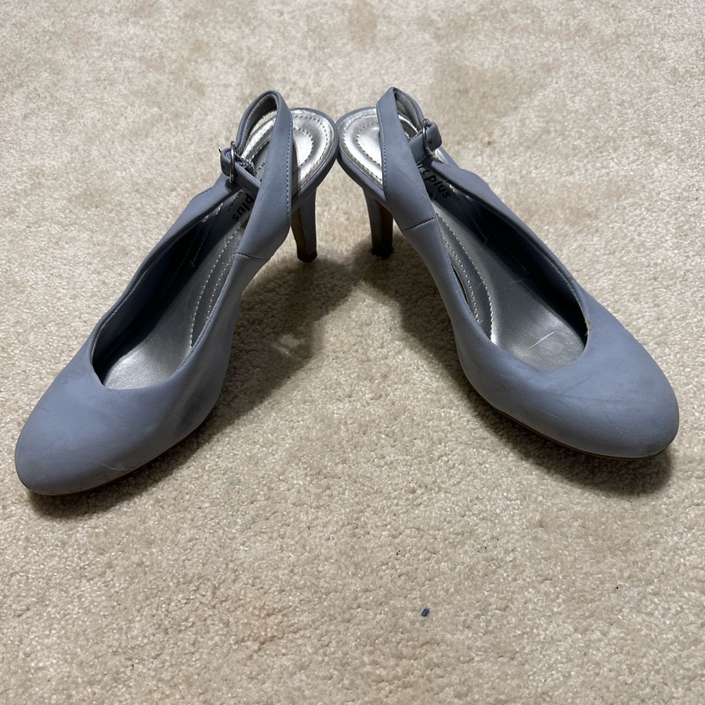 Sling back kitten heels